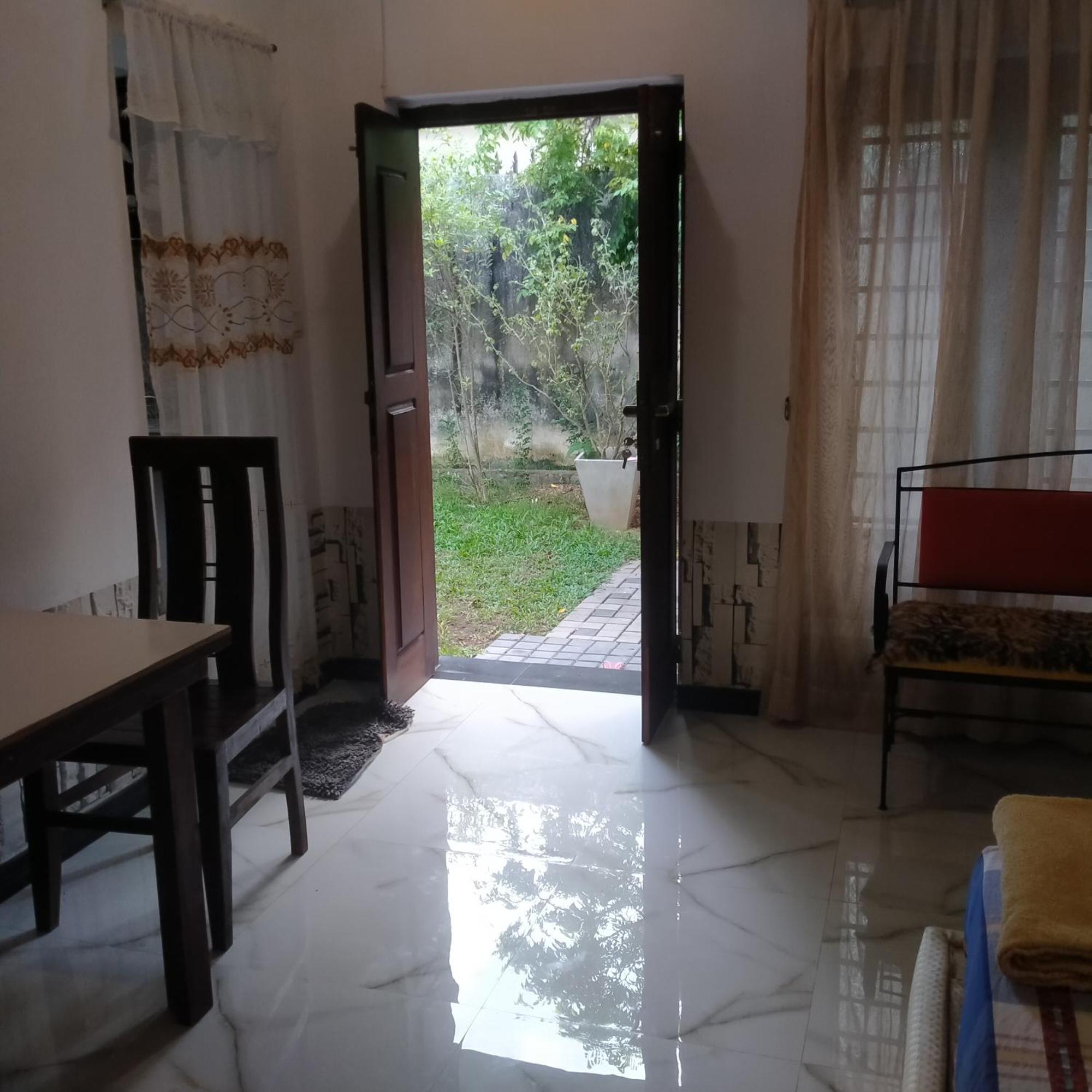 Living Home Negombo Camera foto