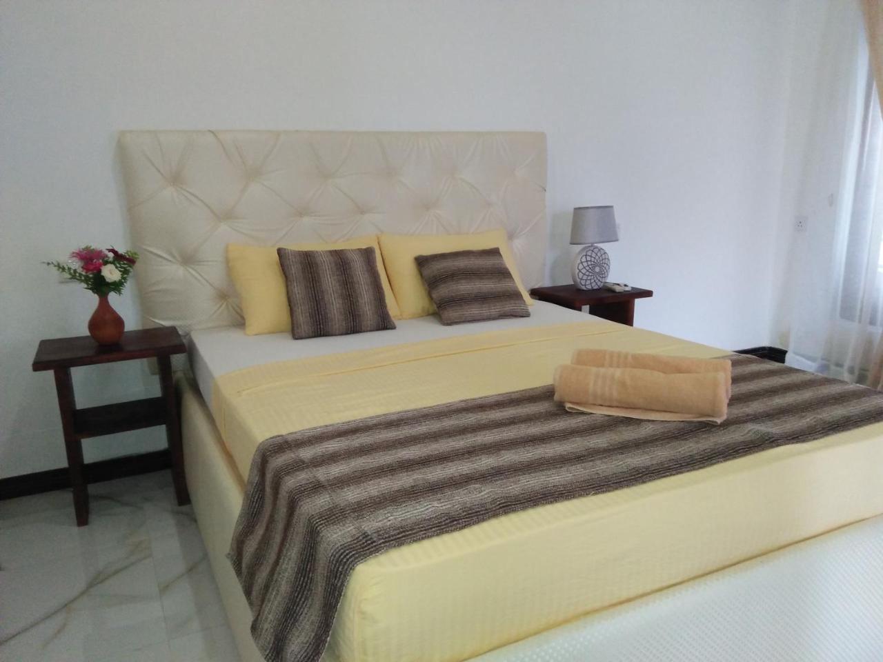 Living Home Negombo Esterno foto