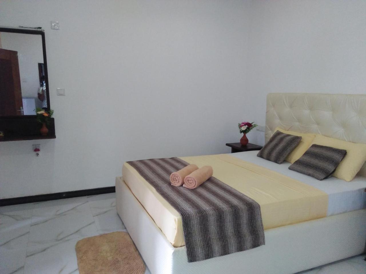 Living Home Negombo Esterno foto